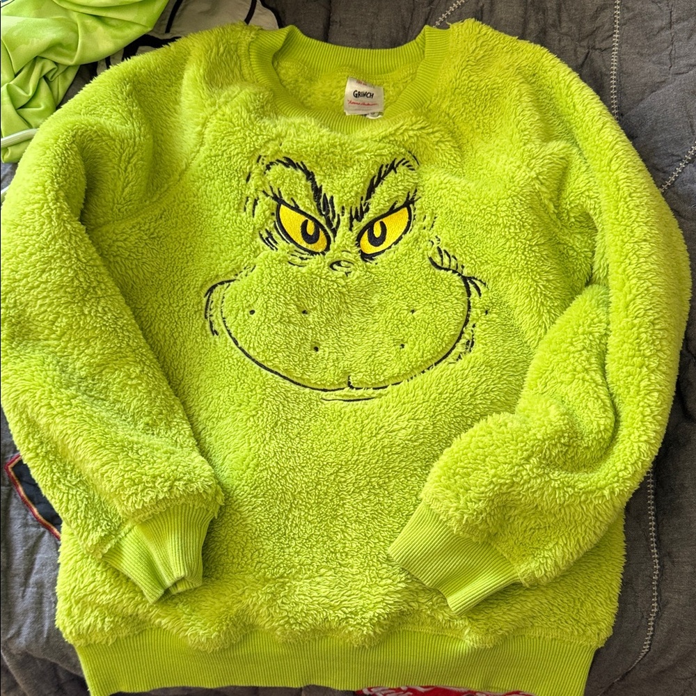 Hanna Andersson Grinch
Fun Christmas shirt